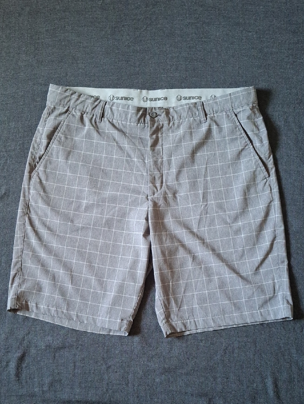 💥3/$20💥 Sunice Plaid Golf Shorts Size 40 Gray White Grid Pattern